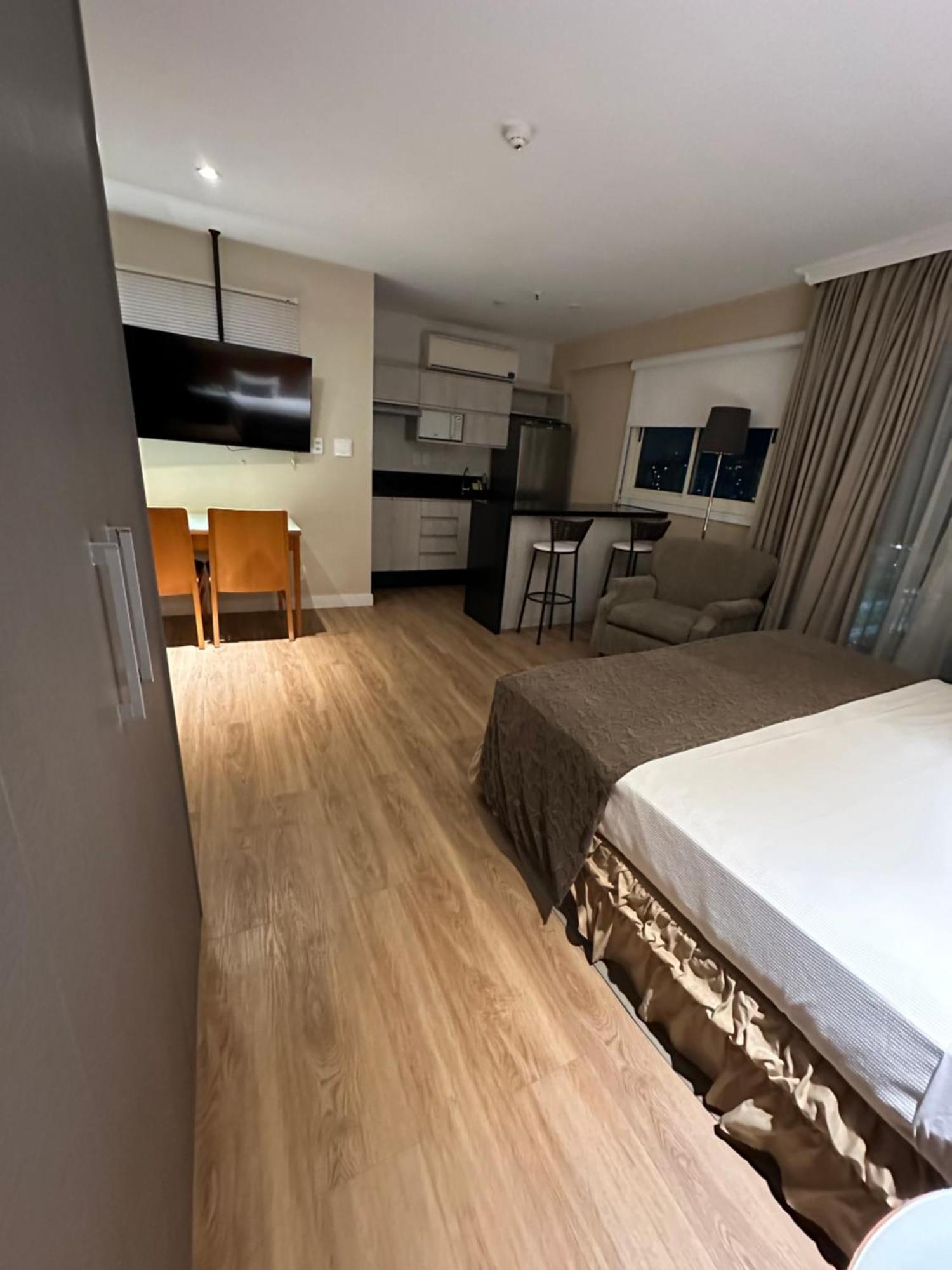 Barra Da Tijuca - 9 - Flat Premium Com Cozinha, Fogao Cooktop, Geladeira Grande, Smart Tv Grande, Lindo E Muitissimo Confortavel, Balsa Para A Praia Gratis E Estacionamento Gratuito Rio de Janeiro Exterior photo