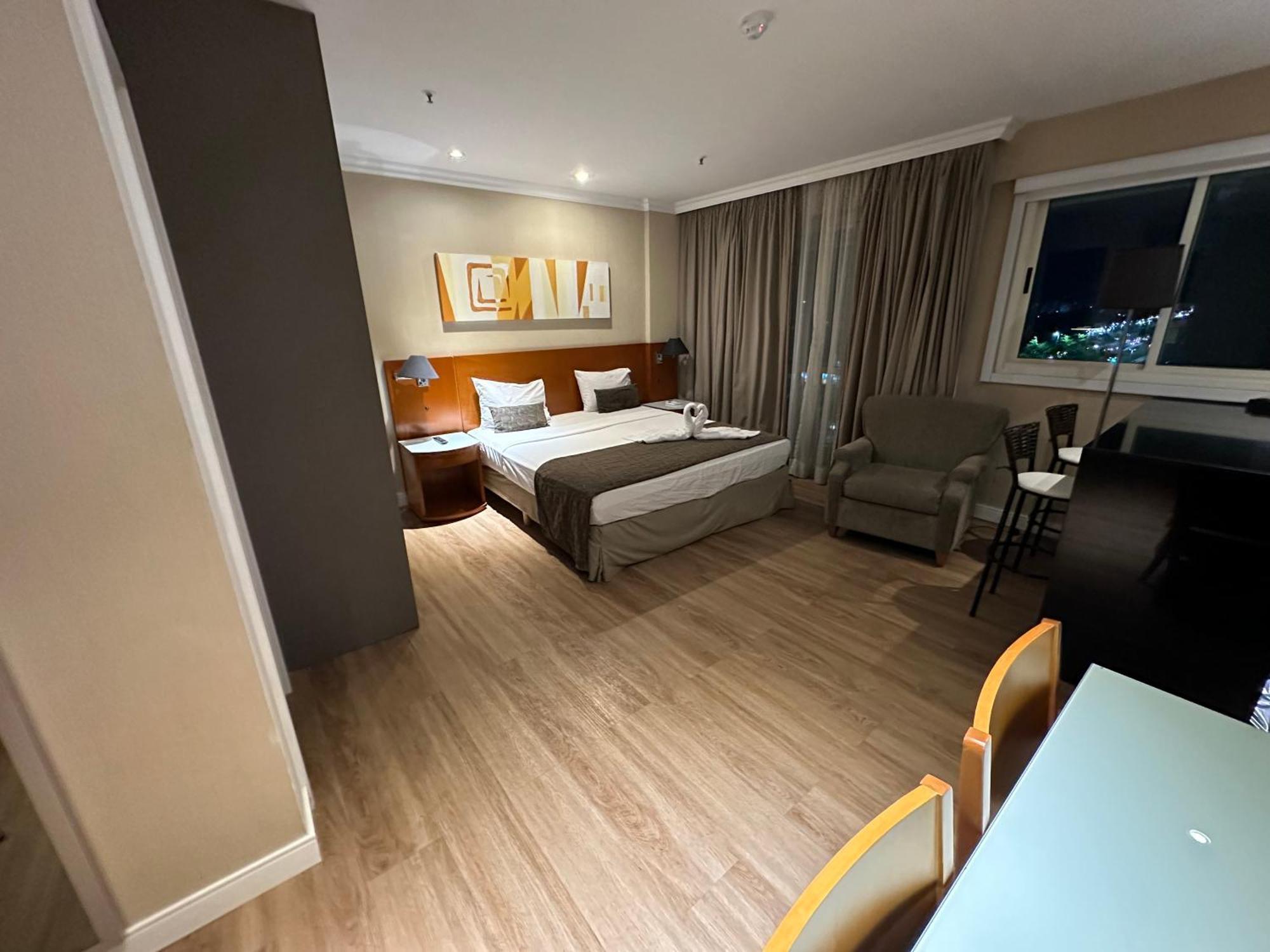 Barra Da Tijuca - 9 - Flat Premium Com Cozinha, Fogao Cooktop, Geladeira Grande, Smart Tv Grande, Lindo E Muitissimo Confortavel, Balsa Para A Praia Gratis E Estacionamento Gratuito Rio de Janeiro Exterior photo