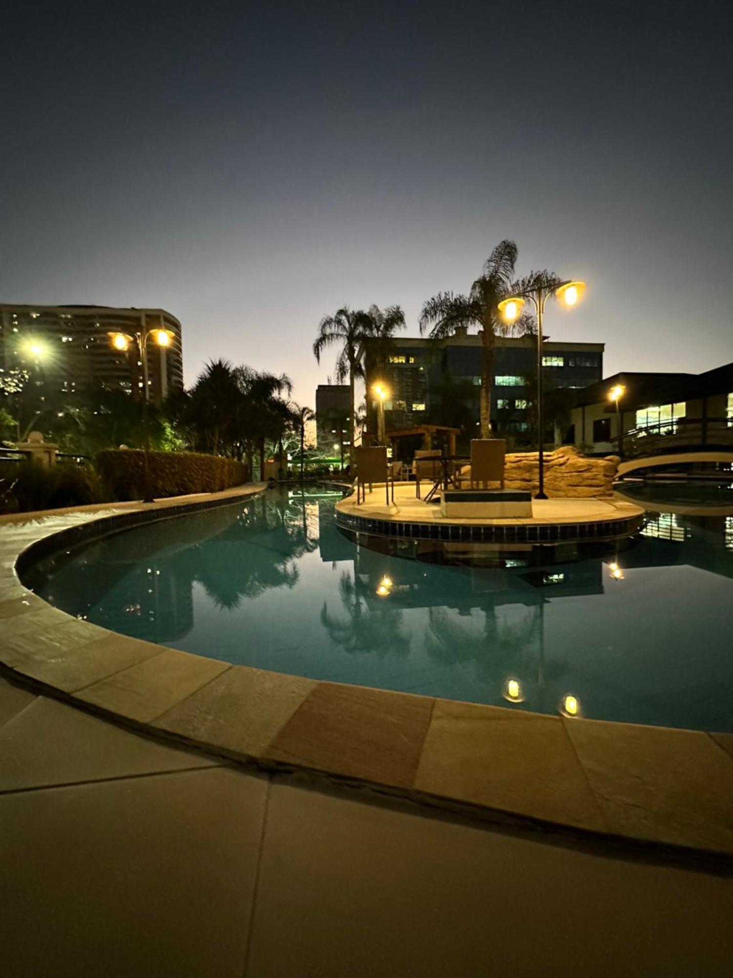 Barra Da Tijuca - 9 - Flat Premium Com Cozinha, Fogao Cooktop, Geladeira Grande, Smart Tv Grande, Lindo E Muitissimo Confortavel, Balsa Para A Praia Gratis E Estacionamento Gratuito Rio de Janeiro Exterior photo