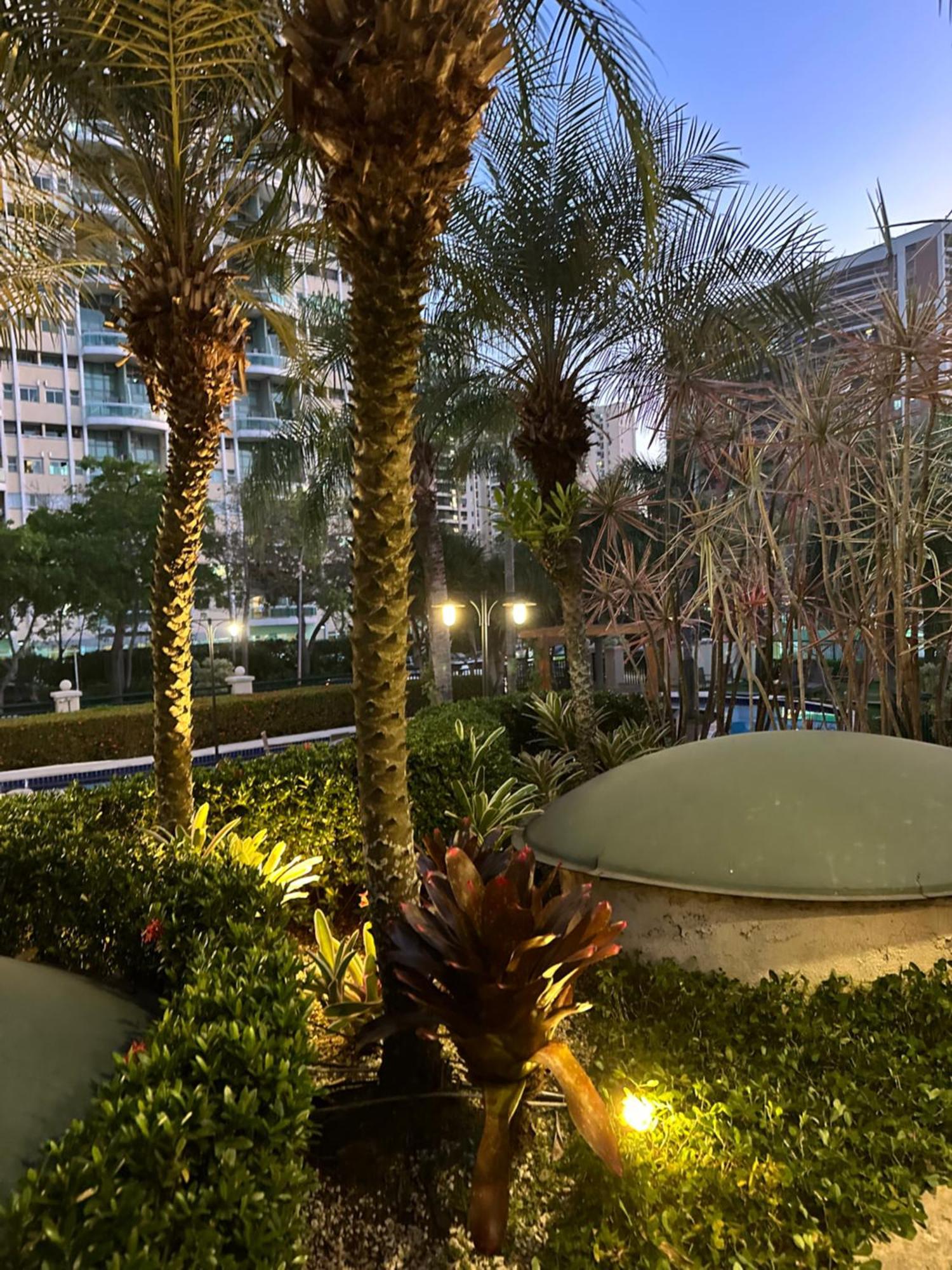 Barra Da Tijuca - 9 - Flat Premium Com Cozinha, Fogao Cooktop, Geladeira Grande, Smart Tv Grande, Lindo E Muitissimo Confortavel, Balsa Para A Praia Gratis E Estacionamento Gratuito Rio de Janeiro Exterior photo